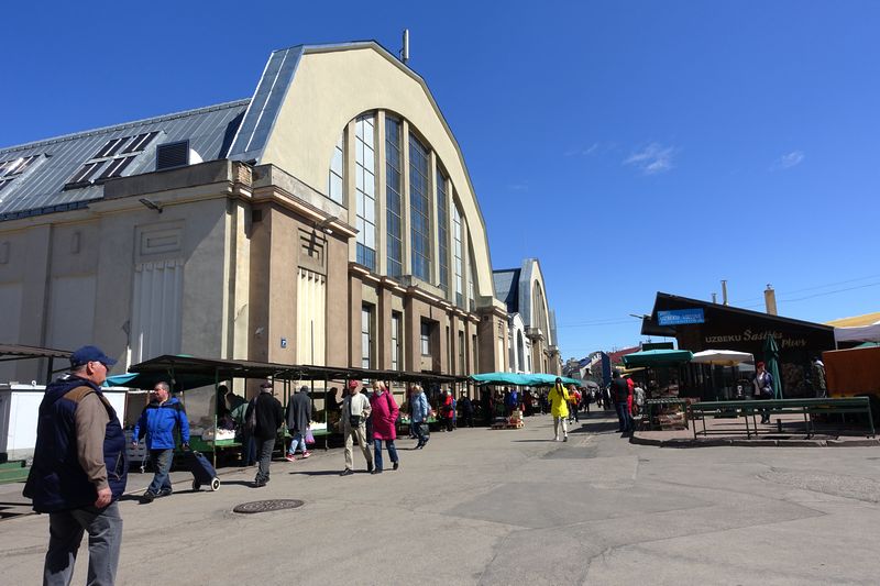 Seniorenreise2022-02 Markthallen / deutsche Zeppelinhallen in Riga